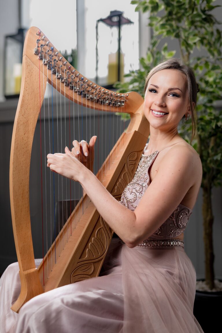 Rhiannon Herridge Soprano at the Harp